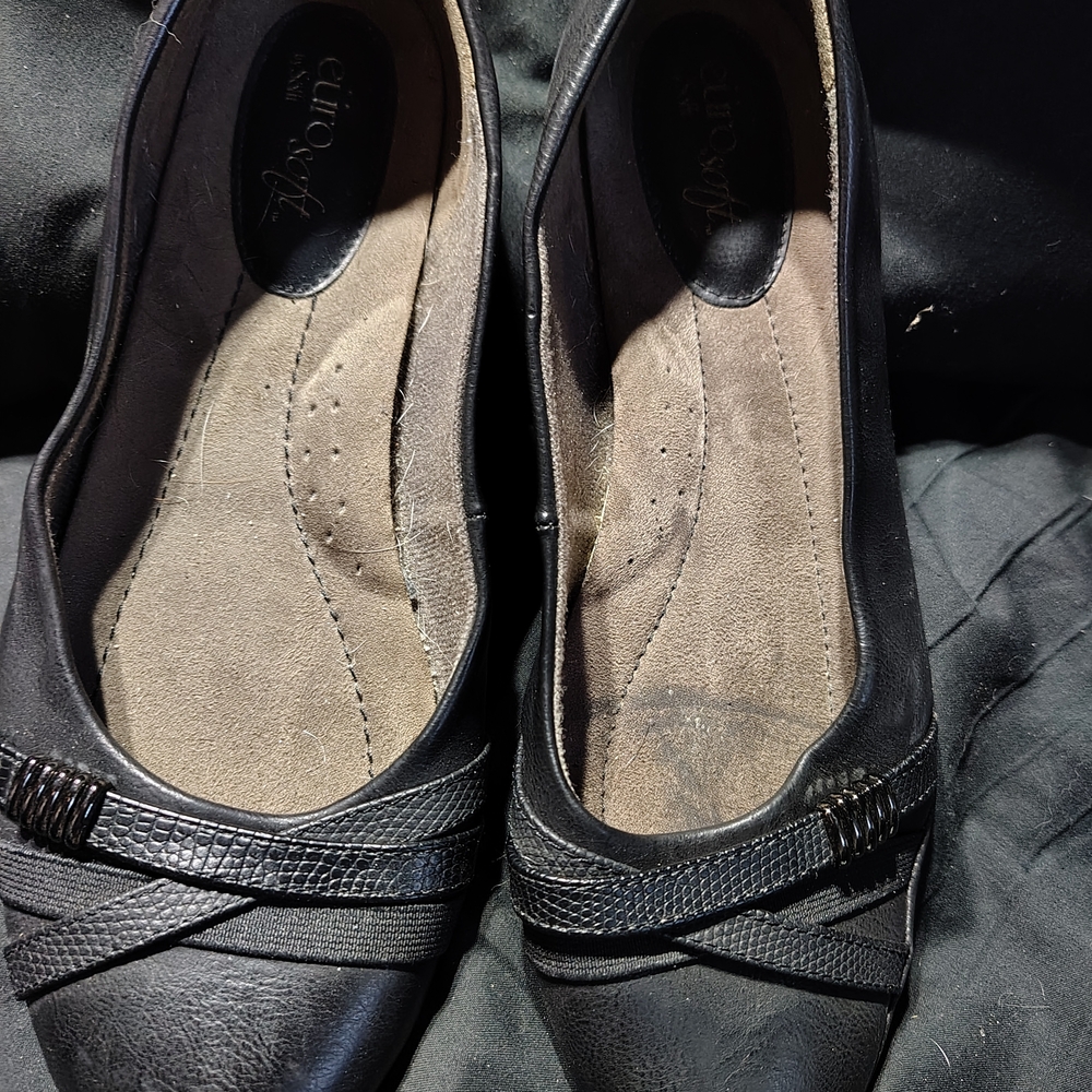 Elegant Black Women's Flats by Sofft